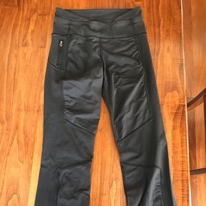 Women’s size 6 lululemon flare cropped leggings